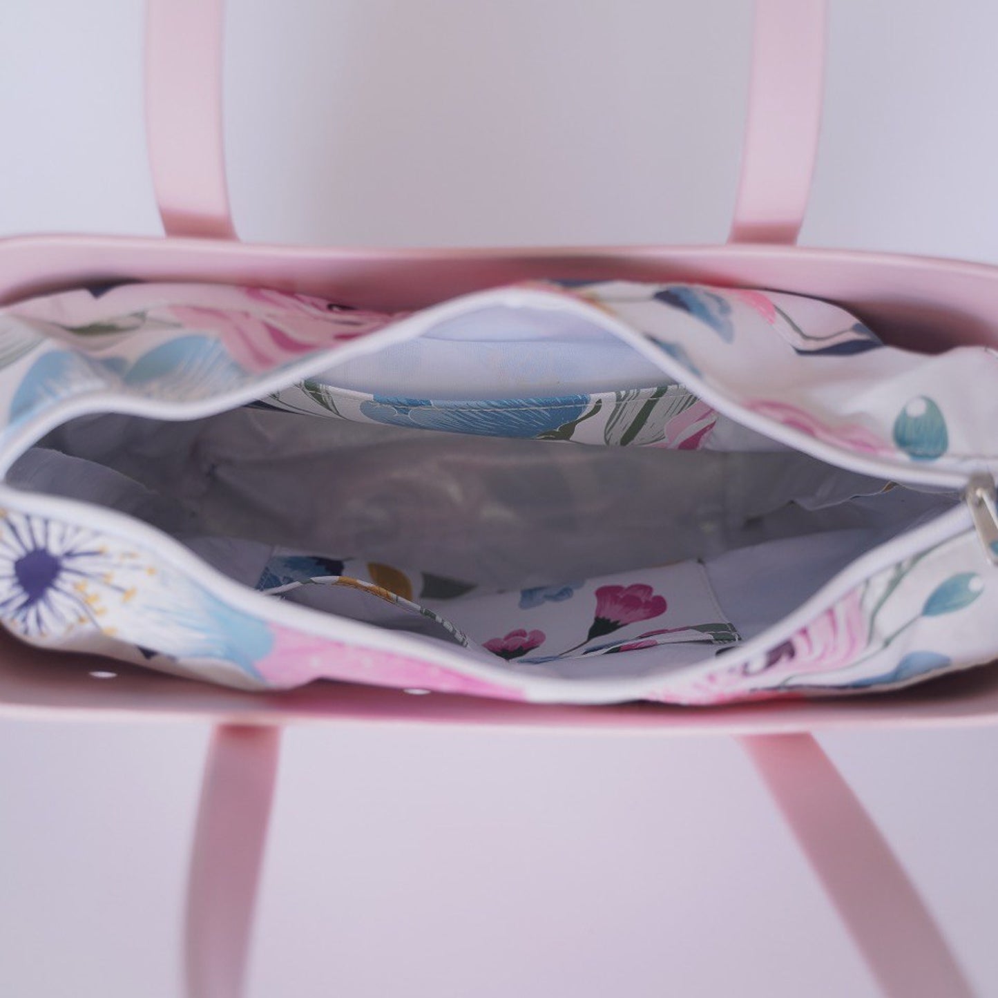 Durable and Stylish REZETTA EVA Bag Color: PINK
