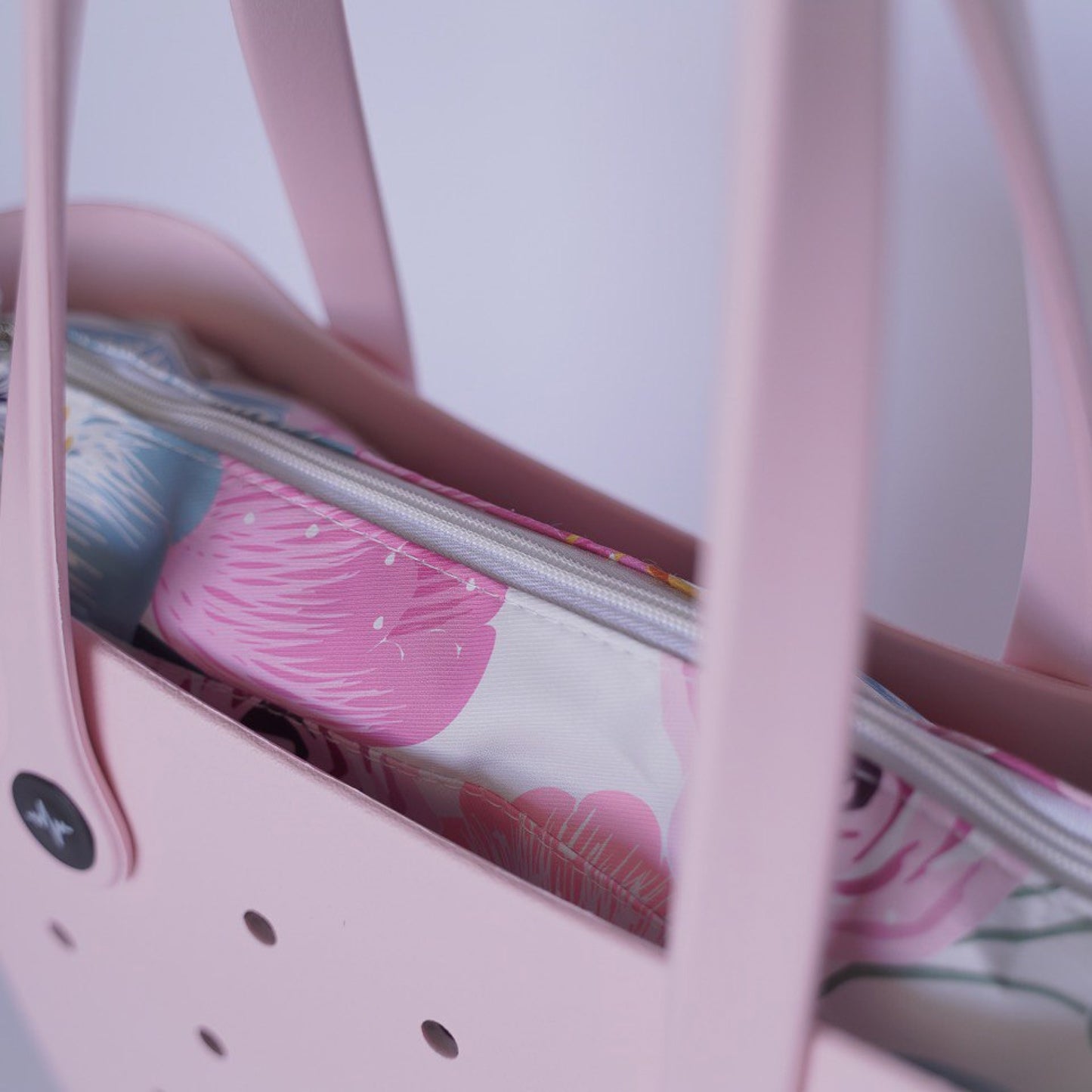 Durable and Stylish REZETTA EVA Bag Color: PINK